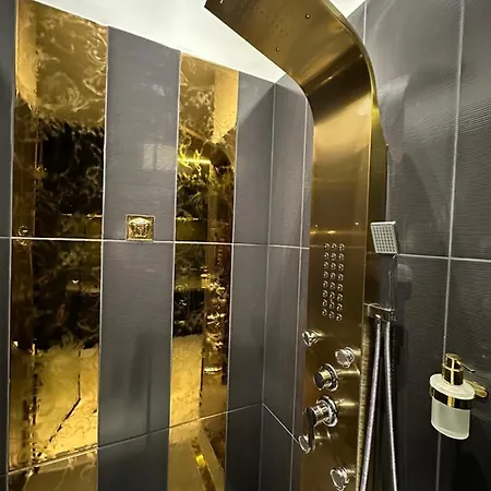Darkhouse Versace Red Łódź Zewnętrze zdjęcie