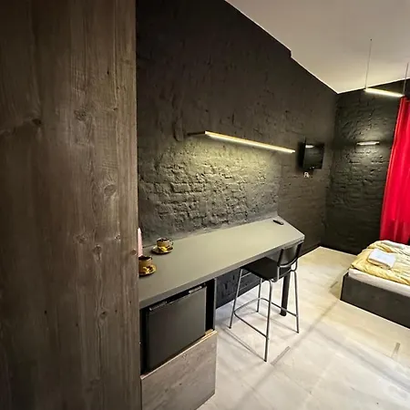Darkhouse Versace Red Łódź Zewnętrze zdjęcie