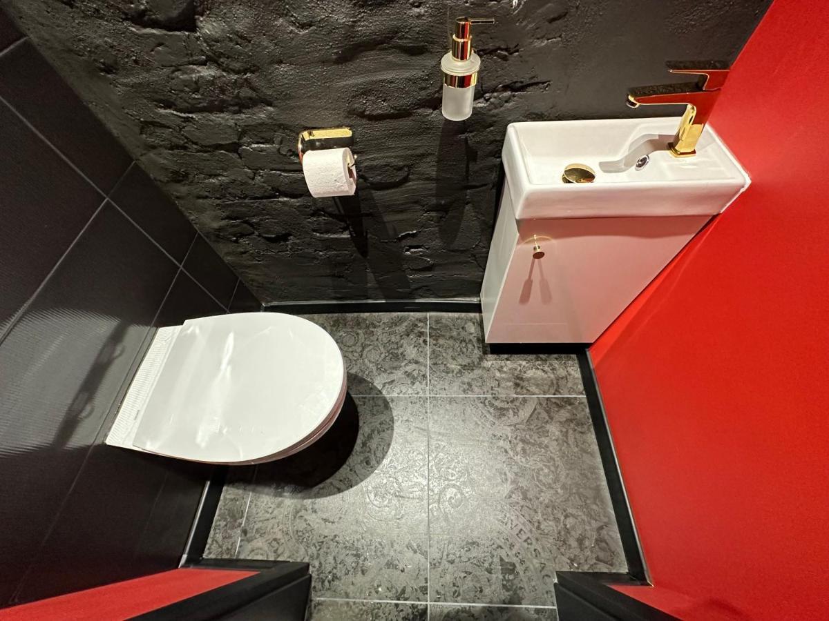 Apartment Darkhouse Versace Red Lodz (Lodz)