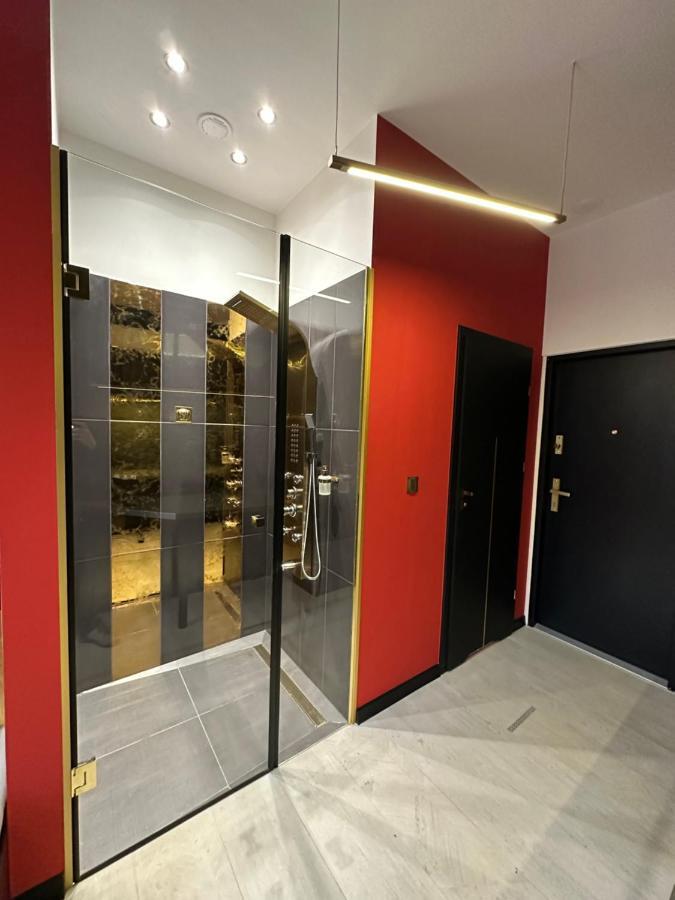 Apartament Darkhouse Versace Red *